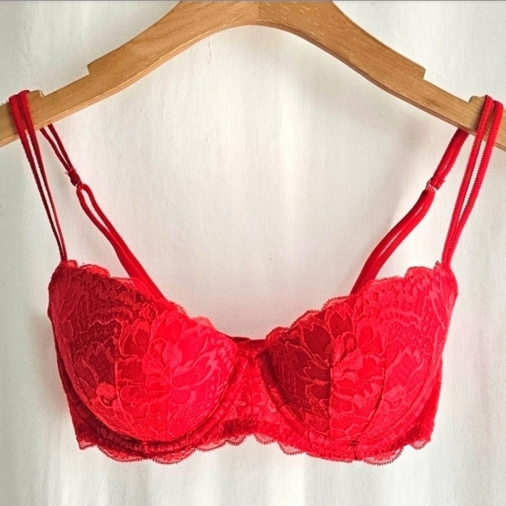 Victoria's Secret PINK Red Date Push-up Bra 32D